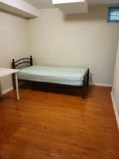 Room for Rent / North York / York Uni. Village Image# 1