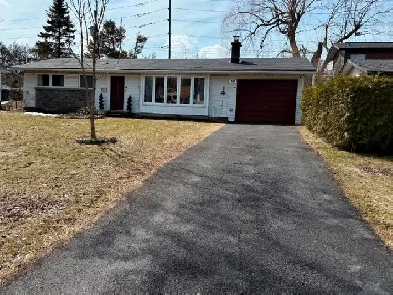 Beautifully renovated bungalow close to DND Abbott &Sailing Club Image# 1