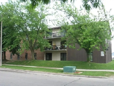 1-BR apt near Stratford Mall & Walmart (ALL utilities included) Image# 1