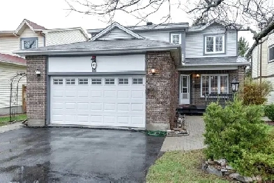 Double Garage Single House in Kanata’s Katimavik / Hazeldean Image# 1