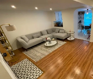 Condo, Grand 4 1/2 - Très propre, Non-fumeur / pas d'animaux Image# 1