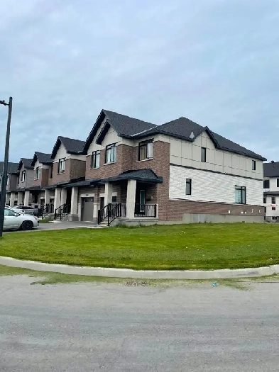 2023 Luxury house for sale 5b & 4b,office in main fl.park view Image# 2