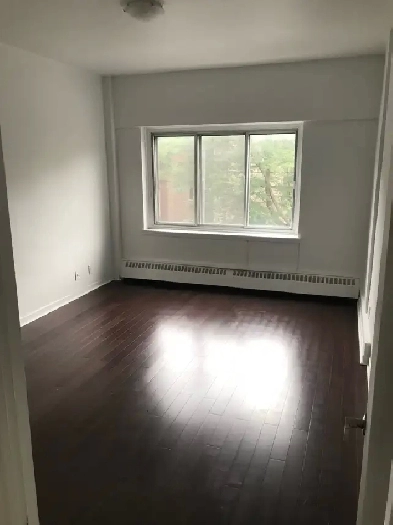 NDG 4010 Northcliffe 3.5 Renovated VM Metro Image# 1