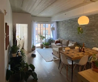 CONDO 4½ SUR LE PLATEAU AVEC STATIONNEMENT INTÉRIEUR PRIVÉ Image# 1