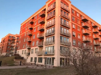 4 1/2 Bright Sunlit Condo Close Metro Du Collège Indoor Parking Image# 1