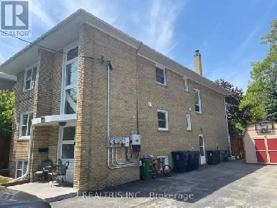 Exceptional Triplex Investment in Prime Etobicoke Location Image# 1