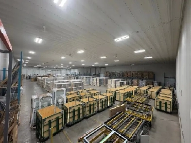 Entrepôt de 22 100 pieds carrés à louer Image# 1