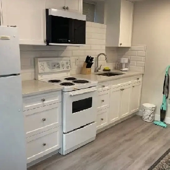 Short-Term Fully Furnished 1BR Basement Suite April 7-29 Image# 1