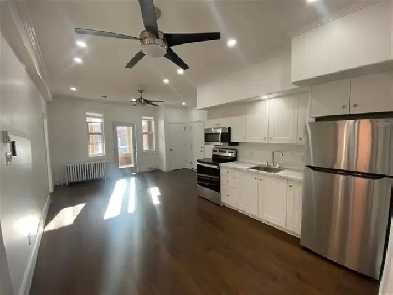 Nice and bright 2-bedroom unit! Available June 1st! Image# 1