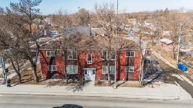 APARTMENT BUILDING FOR SALE - 498 Washington Ave, Winnipeg MB Image# 1