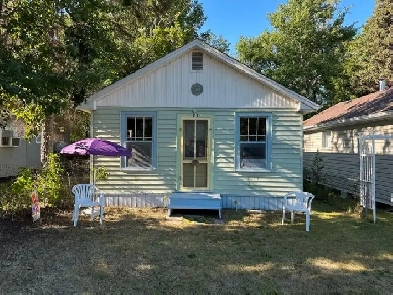 21 Poplar Ave, Grand Marais - Totally Funky - 2 BR Cottage! Image# 5