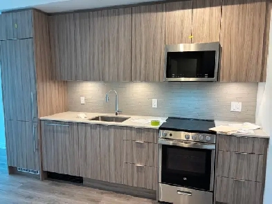 Brand New 1-Bedroom Apartment in Square One (31st Floor) Image# 1