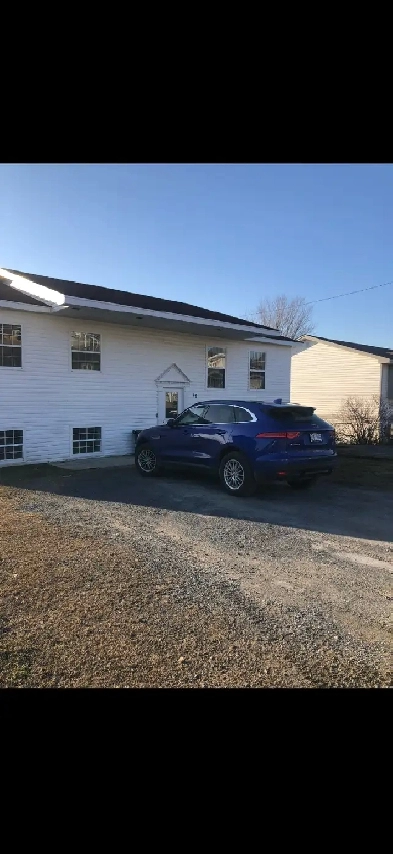 Sunnyslope Area-3 bedroom house Image# 2