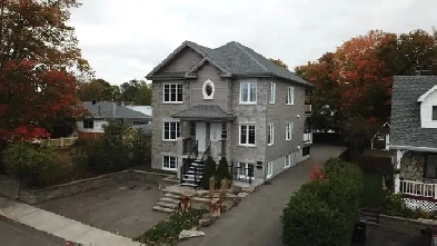 Condo récent, 2e étage dans un triplex avec garage privé Image# 1