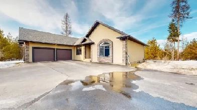 Executive Home on acreage for Sale Image# 6