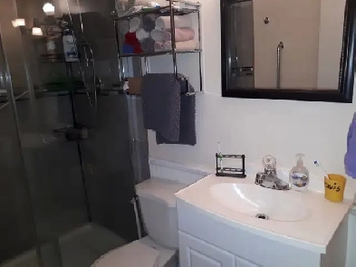 Roommate $850/month with parking and all utilities included. Image# 9