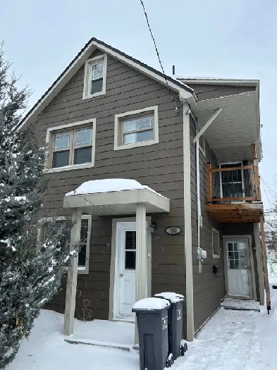 House to rent / Maison à louer Image# 1