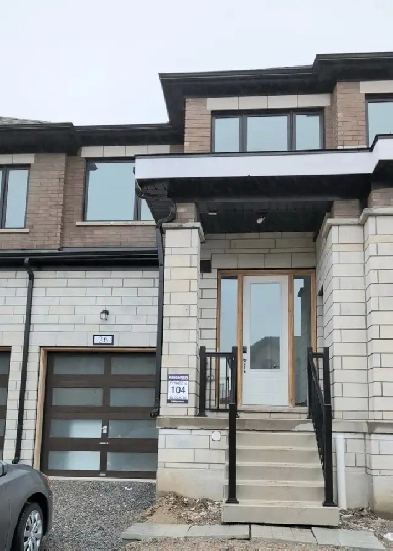 3 Beds, 2.5 Baths Brand New Townhouse For Rent in Lindsay, ON Image# 1