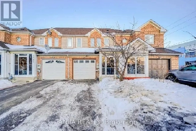 3 bed 3 bath townhouse - Markham Rd / Steeles Ave Image# 2