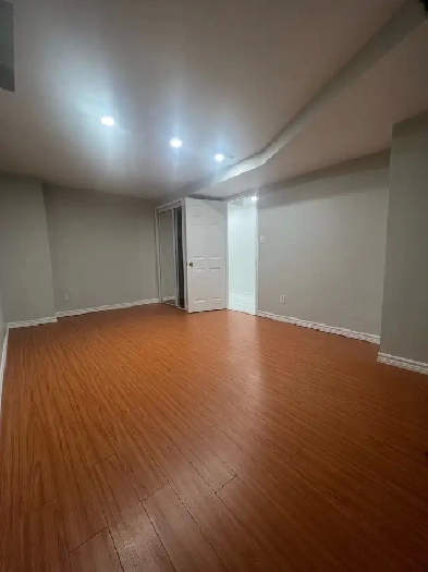 2 BEDROOM BASEMENT APARTMENT Image# 9
