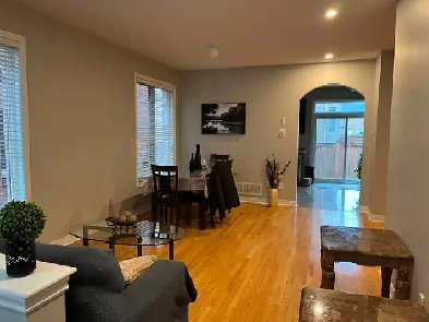 Spacious Master Bedroom for Rent $950 Image# 2