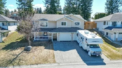 Stylish & Spacious Family Home in Sought-After Highlands Image# 2
