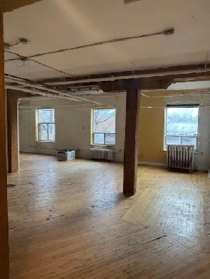 Brock and Queen Studio Image# 1