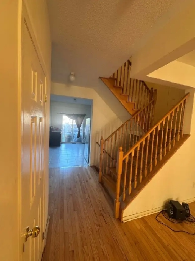 Rooms private washrooms, parking lot for rent in Brampton Image# 6