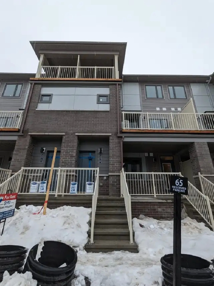 Townhome 2 Bed 2 in Ottawa,ON - Apartments & Condos for Rent