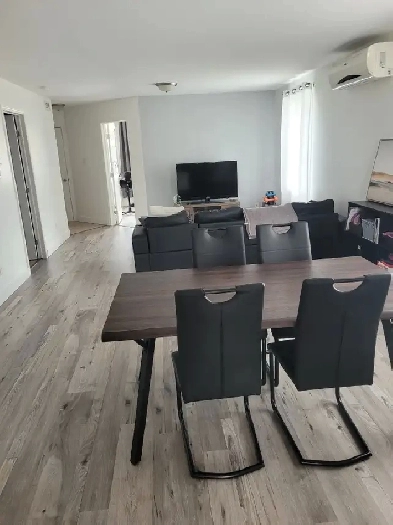 50 ans plus 4 1/2 style Condo tranquille Image# 1