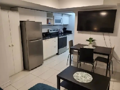 Move in ready modern furnished apartment very close to shops Image# 8