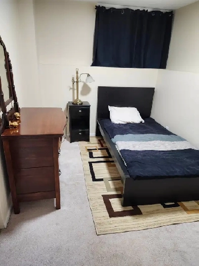 Close to Algonquin room for rent! Image# 5