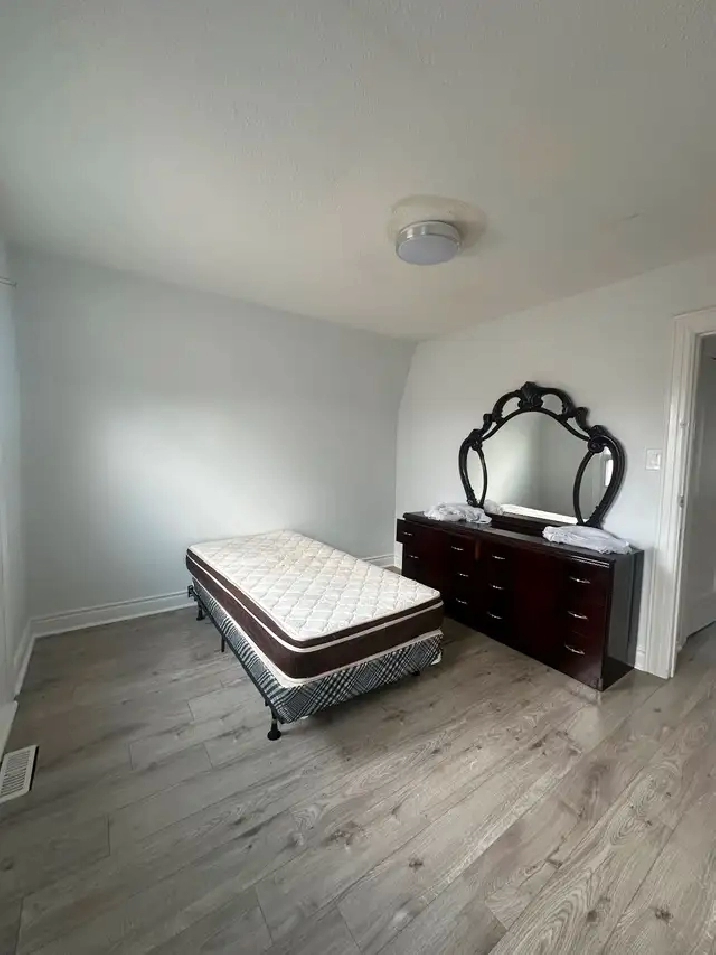 Rooms / Bsmt for rent in Scarborough several locations in City of Toronto,ON - Room Rentals & Roommates