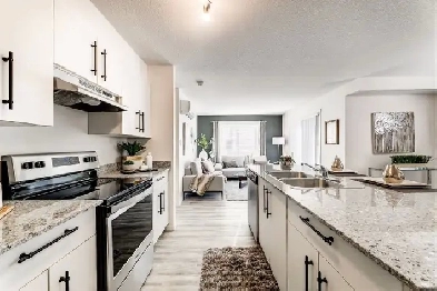Spacious 2 bed   2 bath   Den in Calgary SW Image# 2
