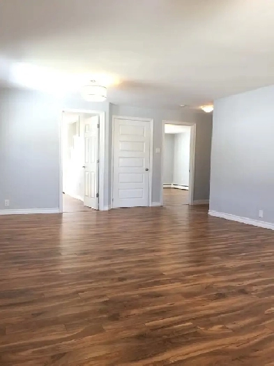 June 1, BRIGHT 2 BDRMS, RENOVATED 6 APPLIANCES, PET OK, WEST END Image# 6
