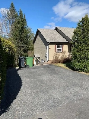 St-Sauveur, grand logement à louer Image# 1