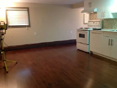 Garden suite in Kitsilano home available for rent. Image# 18