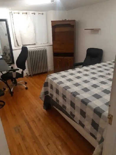 Chambre a Louer Dans 4 1/2 Centre-Ville.  libre Maintenant Image# 2
