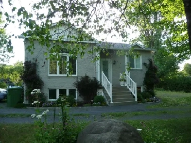 $475 000 Jolie bungalow à Mont Saint-Grégoire Image# 8