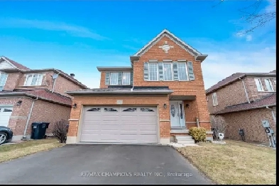 4 Bedrooms Houses for sale! Image# 1