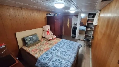 BIG ROOM FOR RENT IN BASEMENT WESTWOOD MALL MALTON MISSISSAUGA Image# 1