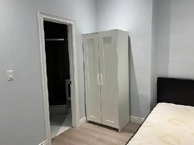 Private Room with Washroom Kensington Market Image# 2