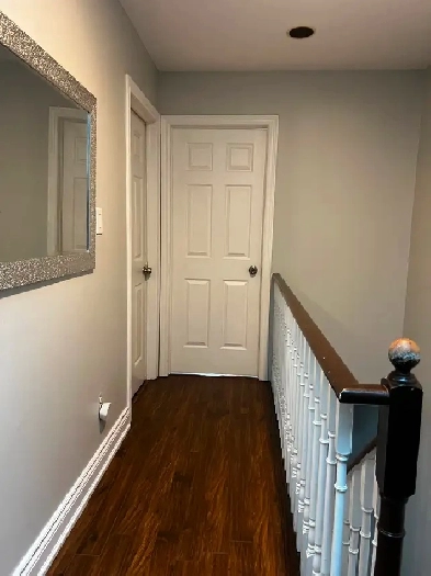 ALL INCLUSIVE FURNISHED  ROOM FOR FEMALE MAIN/DANFORTH Image# 4