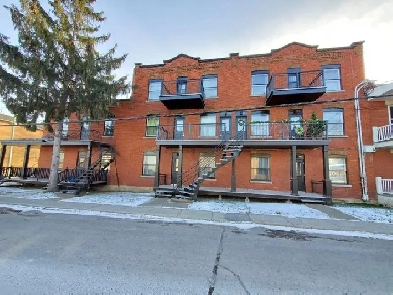 3 1/2 - Rénové   Wifi - PLUSIEURS DISPOS - Juillet 2025 Image# 1