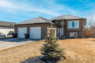 71 Burntwood Drive, Mitchell Image# 1