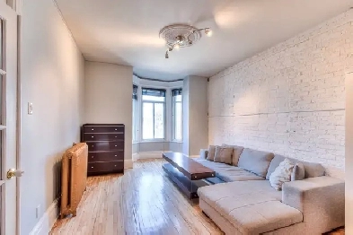 5 et demi à louer au centre-ville Image# 1