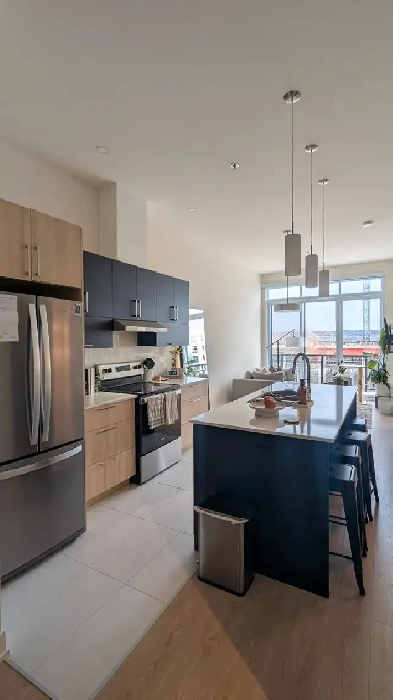 Lease Takeover - 1 bedroom   den Image# 1