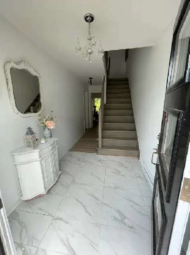 Magnifique maison de ville à louer à Ste-Rose, Laval Image# 10