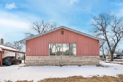 Home for sale in GARDEN CITY WINNIPEG! Image# 1