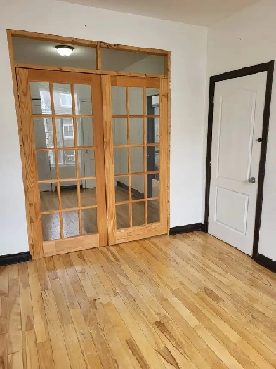 Beautiful Verdun Apartment (4 1/2) Image# 1